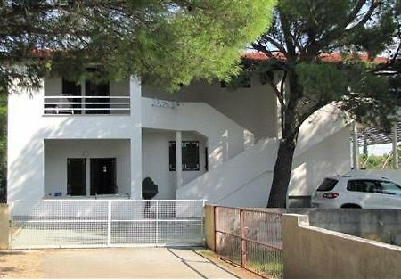 Apartmani Paklenica Starigrad Paklenica Bagian luar foto