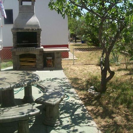 Apartmani Paklenica Starigrad Paklenica Bagian luar foto