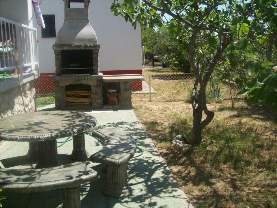 Apartmani Paklenica Starigrad Paklenica Bagian luar foto
